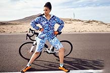 Frau in sportlicher Kleidung